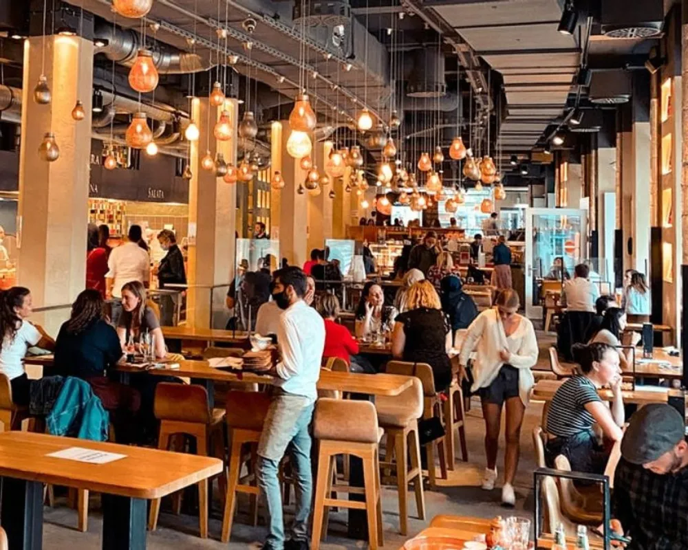 Restaurants & Cafés